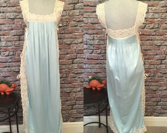 Vintage MONTENAPOLEONE Aqua Silk Negligee With Beige Lace Trim Size XTRA Small-Small
