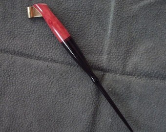 Oblique pen holder