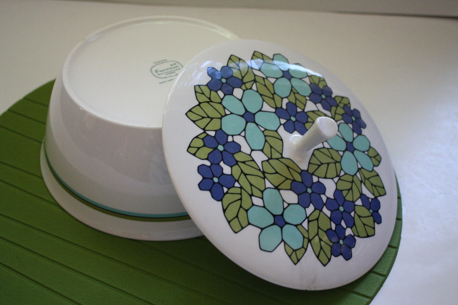 Vintage Casserole dish with lid housewares Franciscan