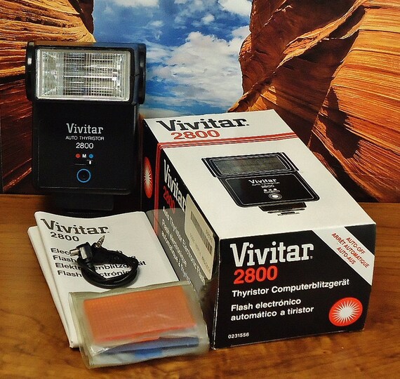 Vintage VIVITAR AUTO THYRISTOR 2800 Speedlight Flash Kit For
