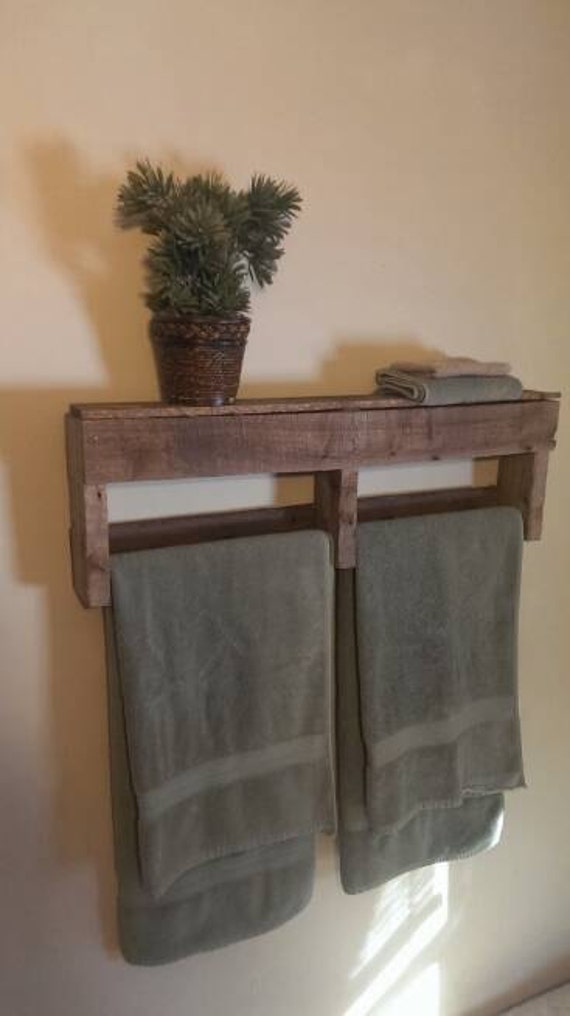 Pallet Towel Rack