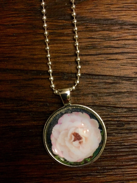 Flower necklace. Flower glass pendant by NaturesEmbraceGifts