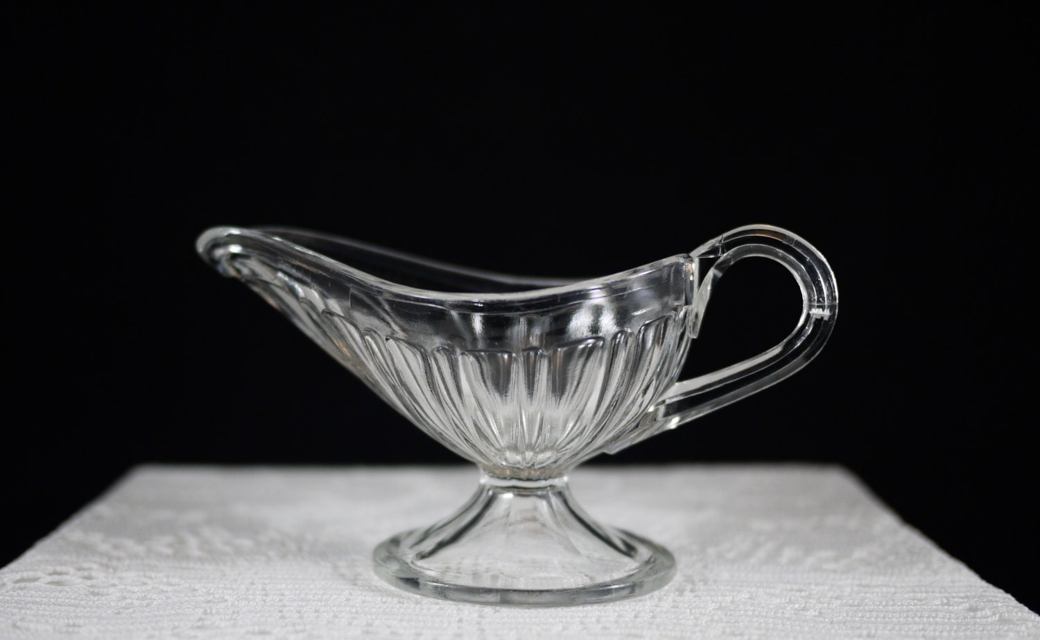 Vintage Petite Clear Glass Gravy Boat Server by ServingVintage