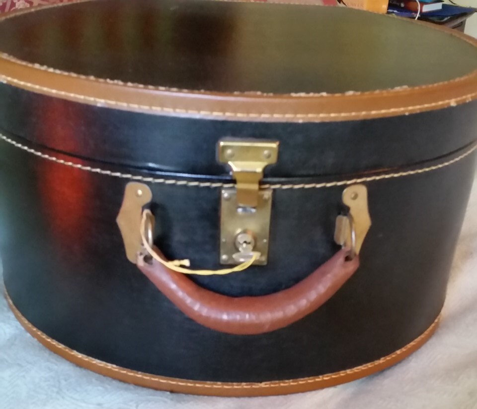Vintage Hat Box Travel Case with Lock and Key