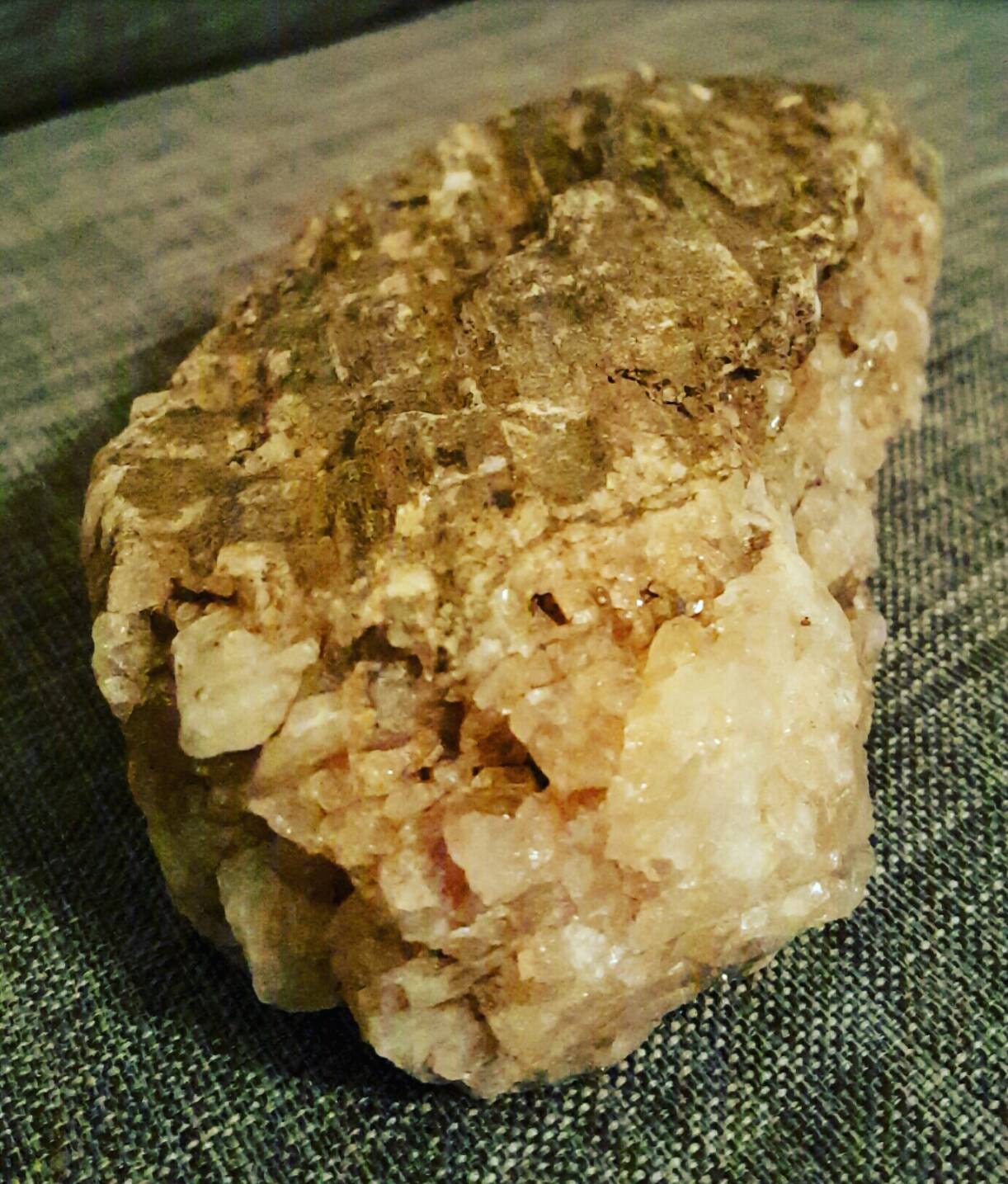 Raw Quartz Rough Quartz Specimen Rock Quartzite by PopRocksBox