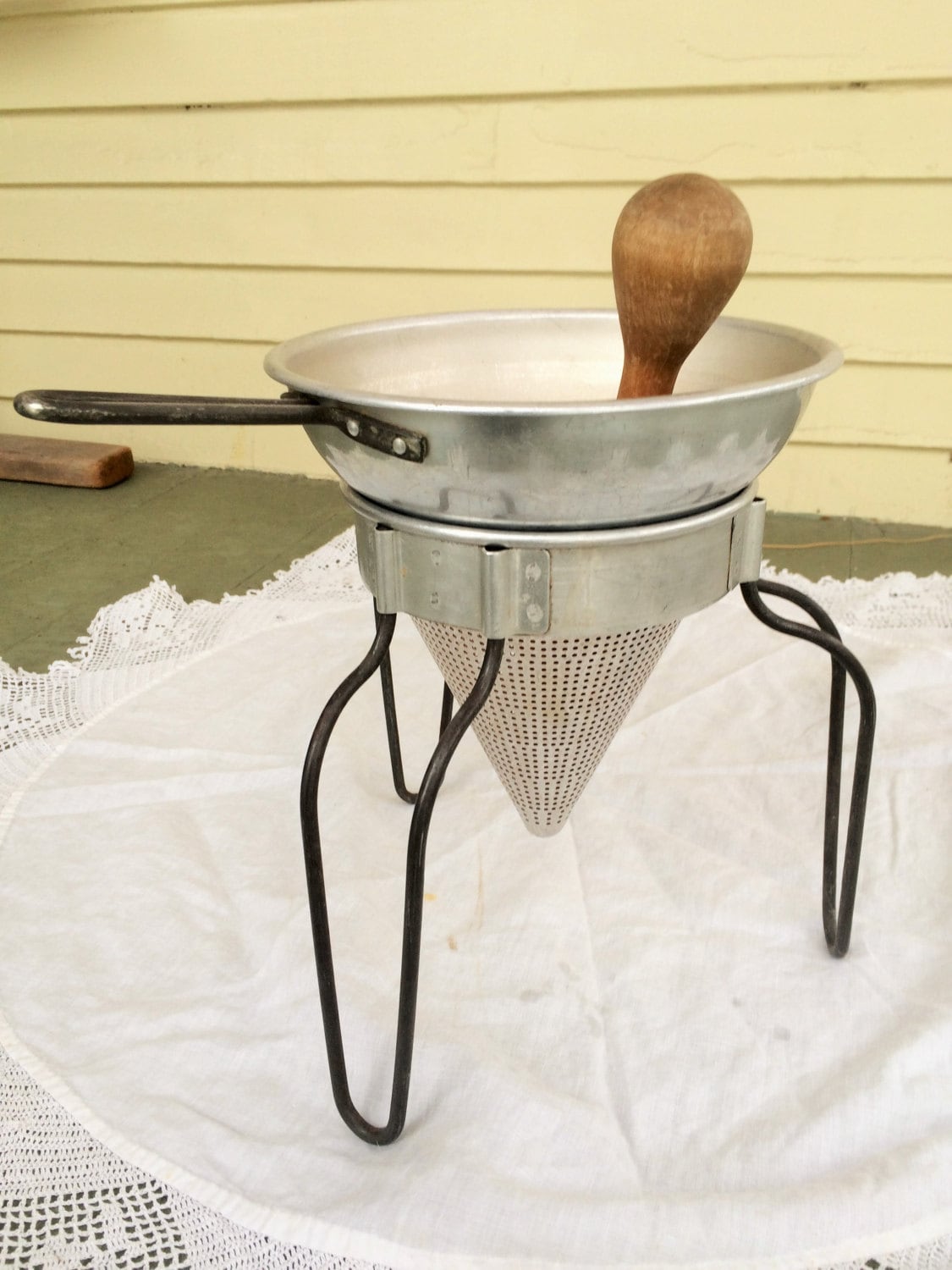 Vintage Wear Ever Tomato Strainer / Sieve / Ricer with Wooden