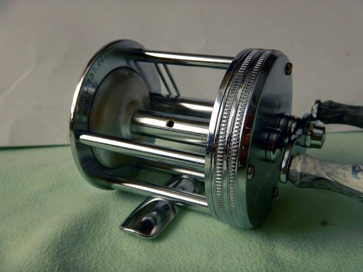 J. C. Higgins 400 vintage fishing reel, NEAR MINT