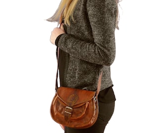 Gusti 'Claire' leather cross body shoulder bag