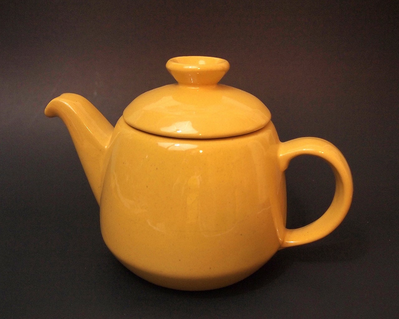 Free shipping Frankoma Yellow tea pot Vintage Pottery