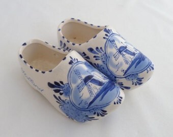Ceramic wooden shoes, Dutch souvenir, souvenir of Holland, 2" x 5" each, Blue and white, windmills handpainted, marking on bottom