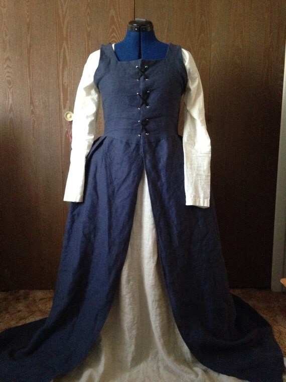 Women's Elizabethan Gown