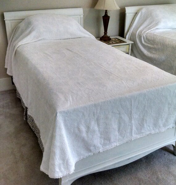 2 Bates Chenille Twin Bedspreads Vintage Hobnail Throw