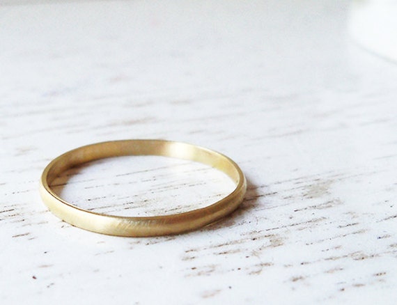 18kt gold minimalist engagement rings