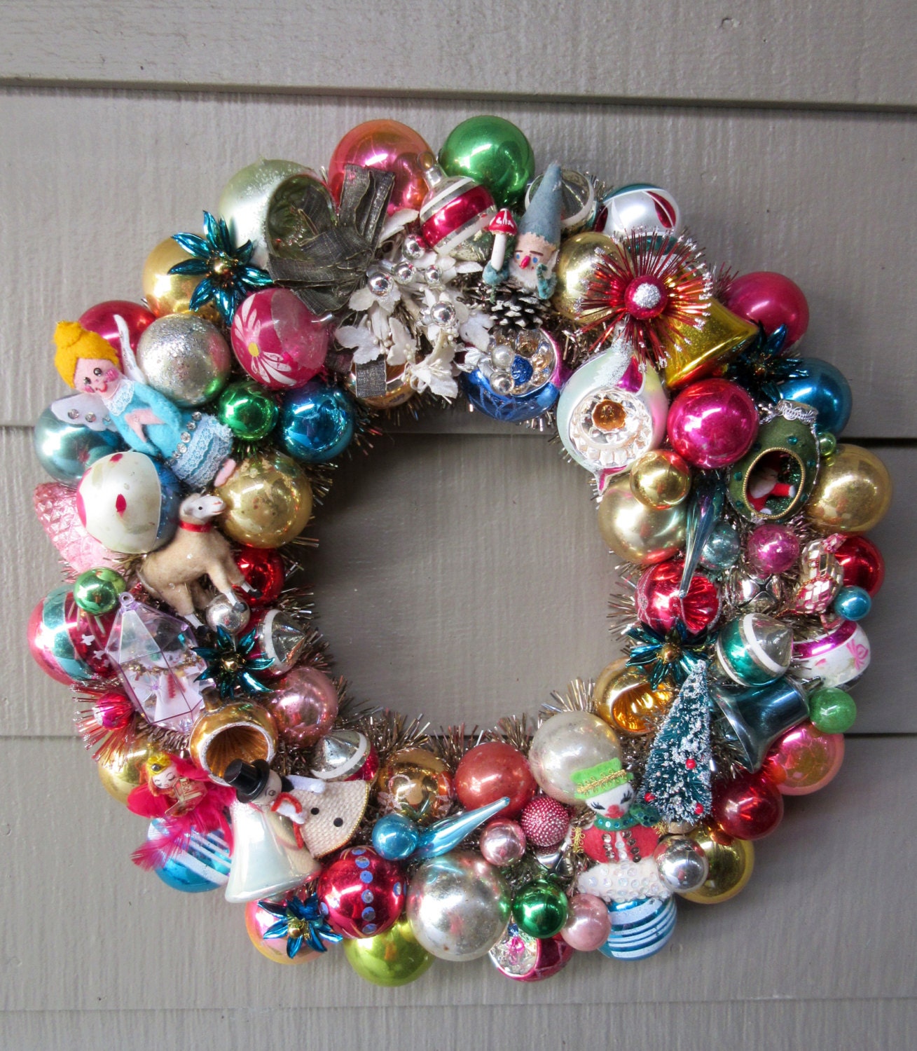 Vintage Ornament Christmas Wreath Tinsel