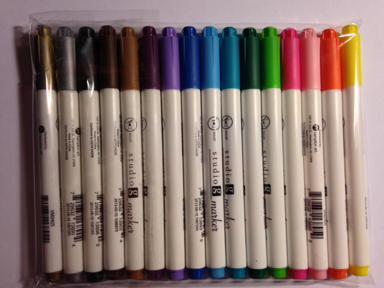 Brush Tip Marker Set Hampton Arts 16 markers