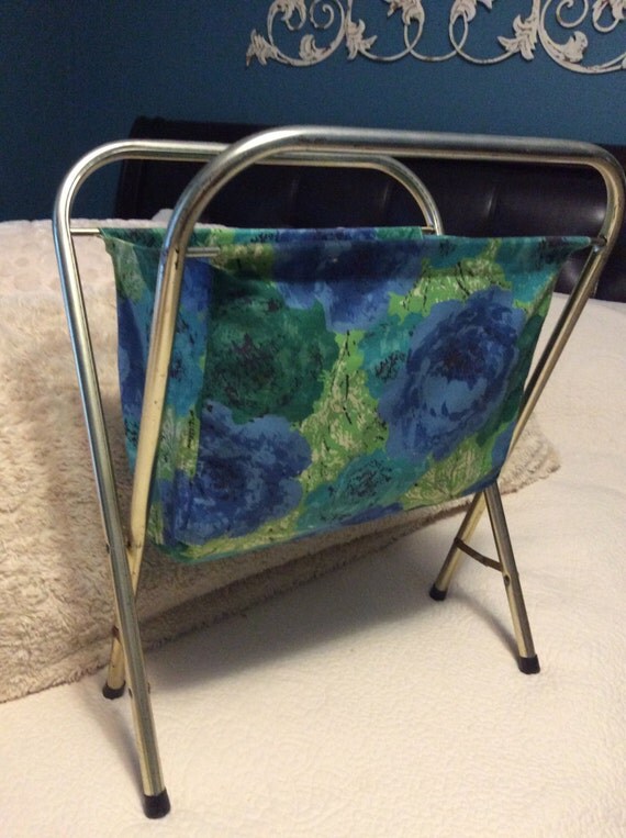 Vintage 1960s Yarn Holder Folding Metal Frame Caddy Basket