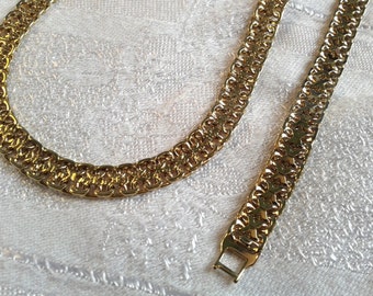 Vintage Napier Goldtone necklace and Bracelet Set. 90s