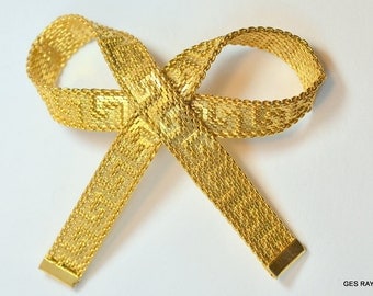 Goldtone vintage mesh brooch