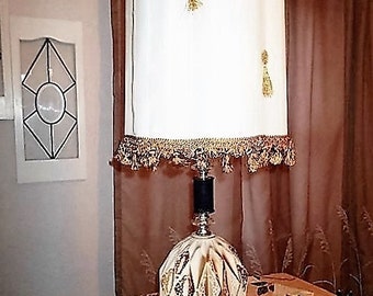 Kitsch table lamp (shade not included) Mid century geodesic 3 way switch mood light base. Kistchy 1960s