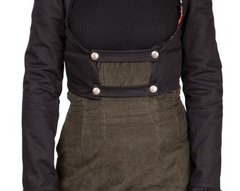 bolero, veste courte, décolleté, manche longues froncées, fermées par deux pattes et boutons, col montant