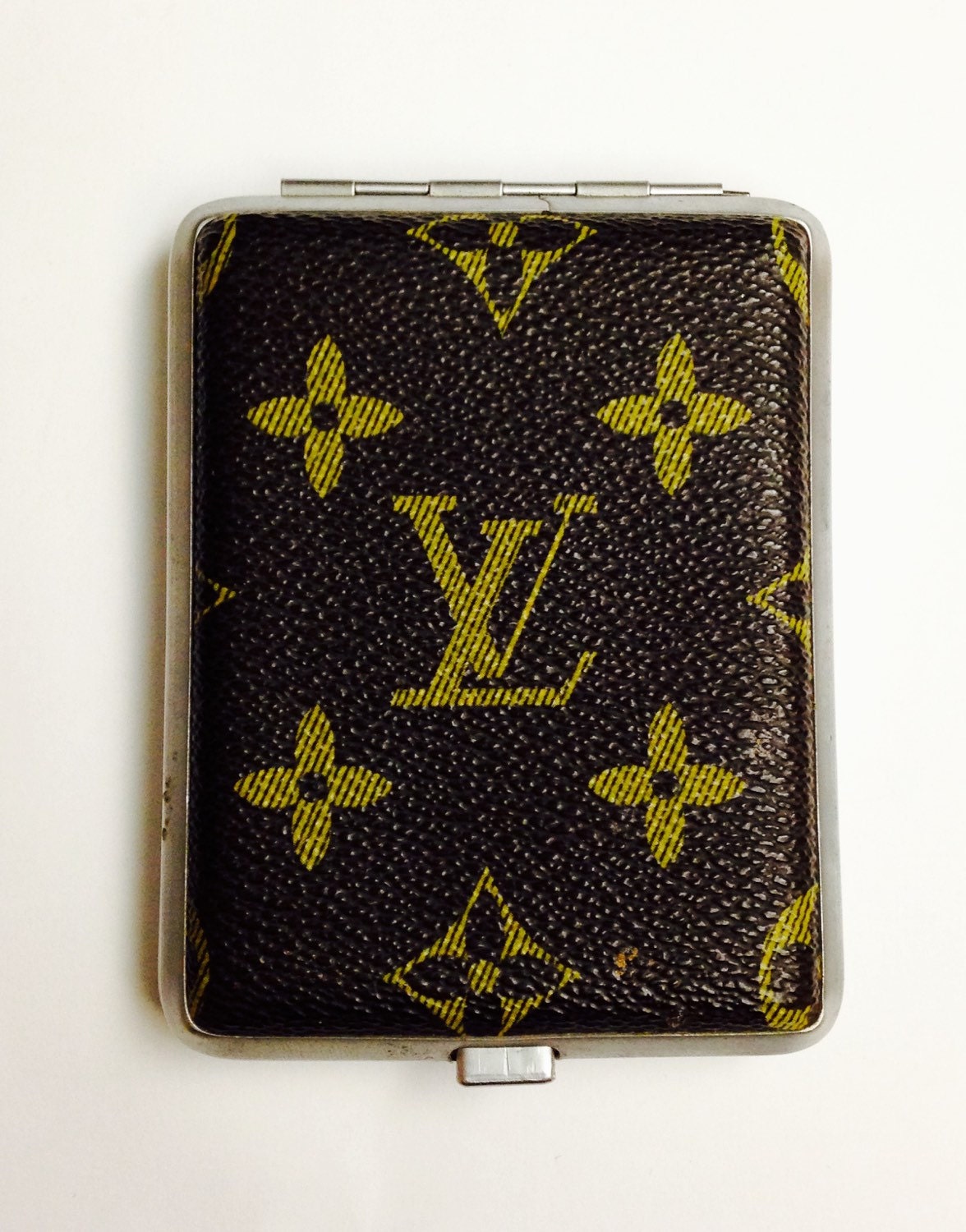 Louis Vuitton Vintage Monogram Cigarette Case - Brown Tech & Travel, Decor  & Accessories - LOU698312