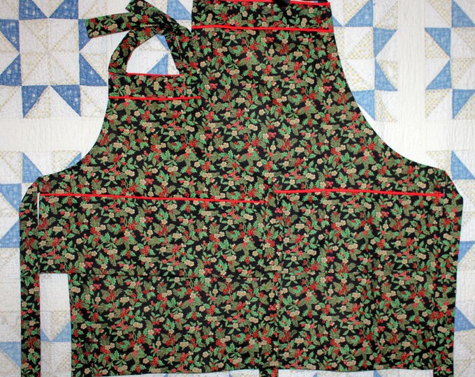 HALF PRICE ** Dad and Mini Me Matching Christmas Apron Set. Black and Holly Print Christmas Aprons for Adult and Child Matching Aprons