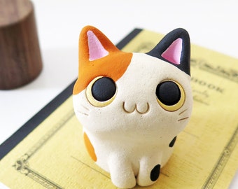 Cat figurine of Ceramic "The pretty small calico cat" 猫 置物・工房しろ 日本