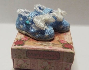 Blue & White Spot Girls Miniature Mary Jane Dolls House Shoes