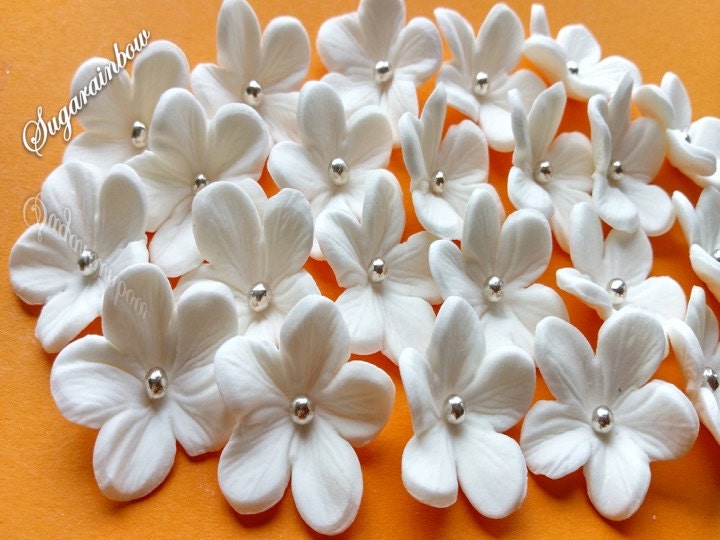 20 Edible WHITE sugar flowers round petals with silver ball in