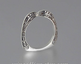 COUNTESS 14K gold wedding band (sizes 7 to 9.5)