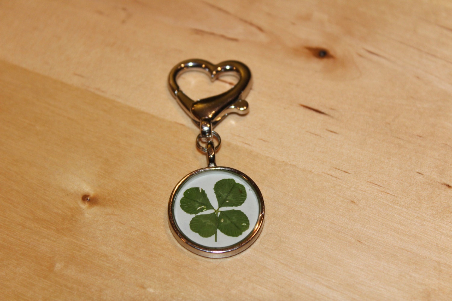 Real Four Leaf Clover Shamrock Key Chain for Graduation St.