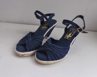 70s Shoes Blue Canvas Wedge Vintage Butterflies Spring Summer 5