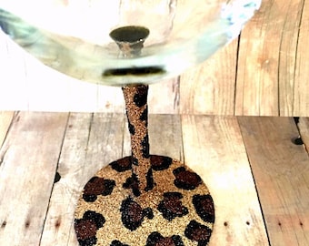 Wine glass glitter cheetah print