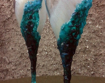 Geode wedding theme inspired Set of 2 hand painted decorated champagne flutes Geode design in turquoise color