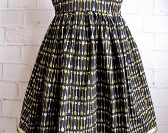 5T Arrow Dress, Black Gold Girls Dress, 5T Holiday Dress, Black Gold Arrows Dress, 5 Year Old Dress, Holiday Party Dress, Gold Trim Dress