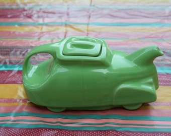 Hall China Green Automobile Teapot 1938-1939