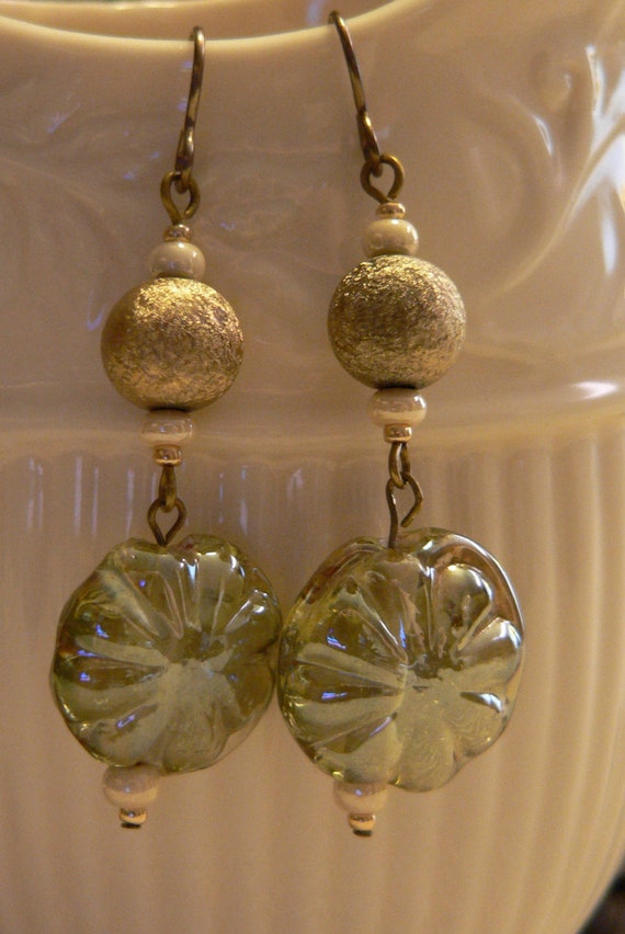 Green earrings glass beads venetian glass green and gold