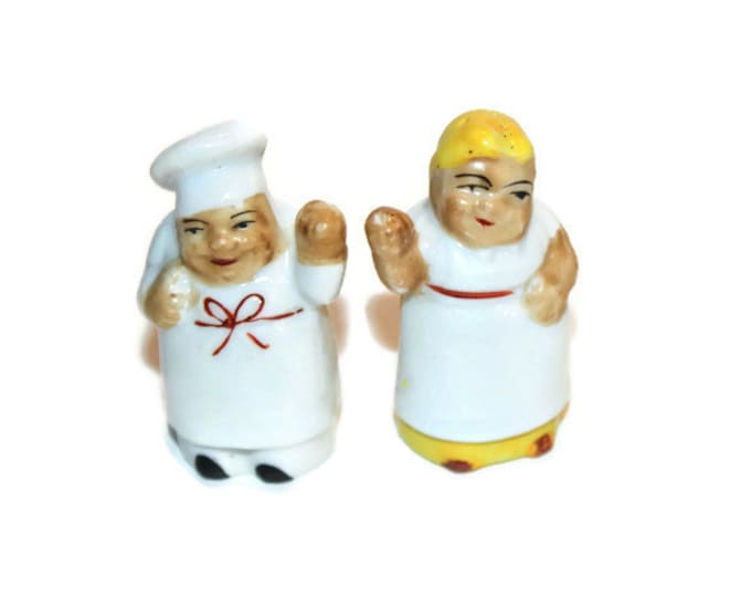 Salt and Pepper Shakers Chef Couple
