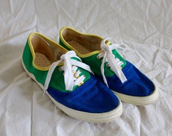 Vintage multi-colored canvas sneakers!