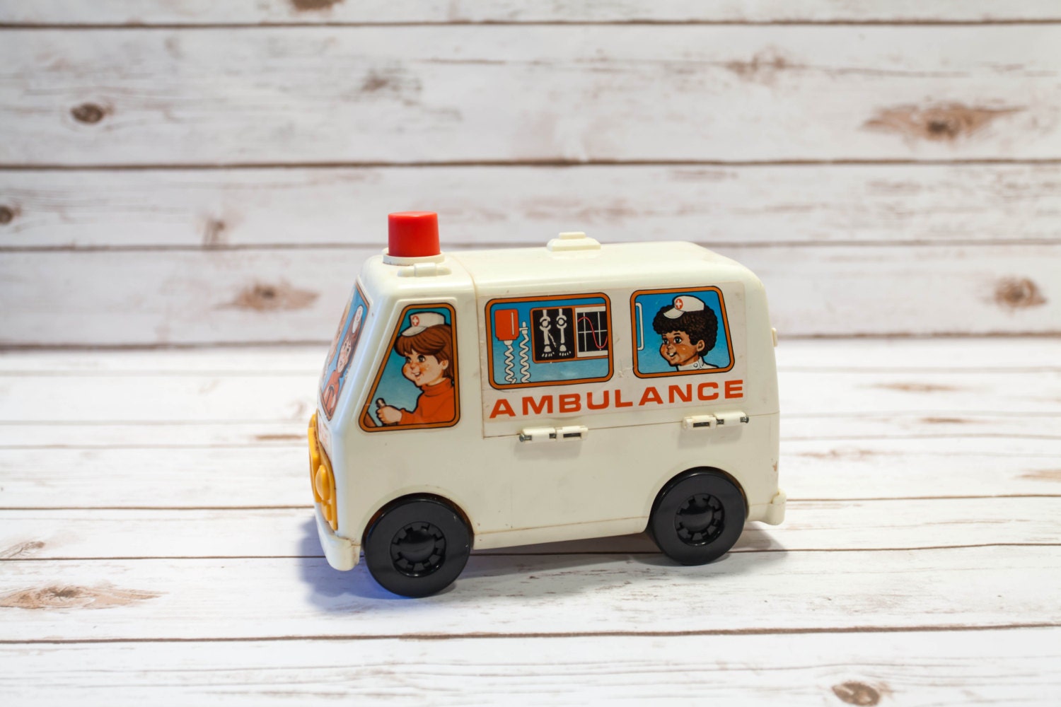 toy ambulance car