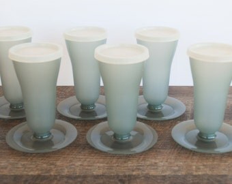 Vintage Gray Tupperware Parfait Cups with Lids / Set of 6 / Tupperware Travel Cups / Snacking / Meal Prepping / Gray Plastic Tupperware