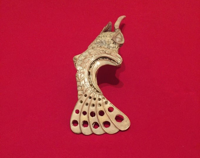 SALE!!!Beautiful hairpin made of ostrich clavicle and driyed fish pupils