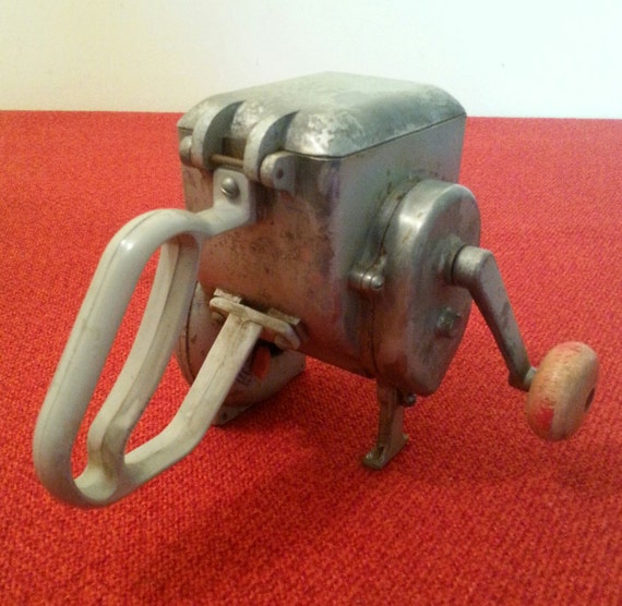 Vintage Rose Duster Plant Duster Garden Tool Whitmoyer Hand Crank