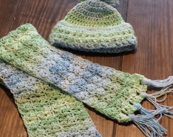 Children's crocheted scarf and beanie set