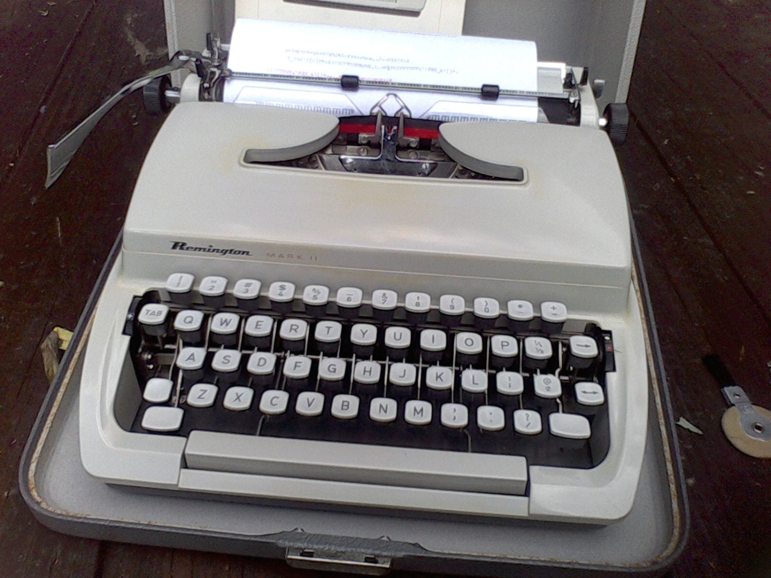 Vintage Remington Typewriter good ribbon portable