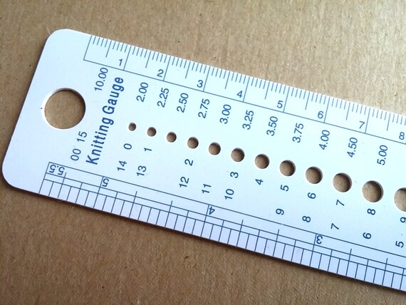 Knitting Needle Gauge Ruler Acrylic Knitting Needle Sizer