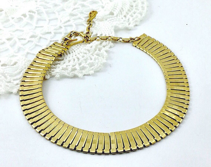Fabulous Vintage Coro Necklace. Signed 1960s Chain Necklace, Vintage Signed Coro Gold tone necklace. Book chain style necklace. Coro Jewelry