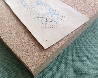 Cork board for bobbin lace prickings