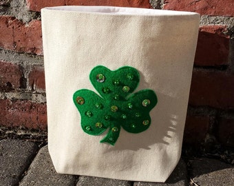 Reusable Snack Bag with Velcro Closure: Sequin Shamrock
