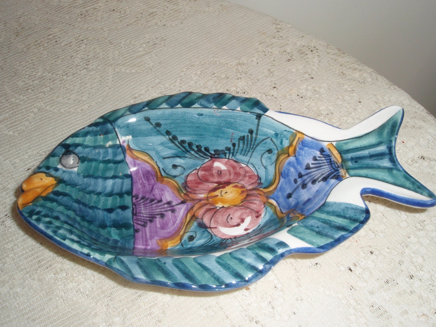 Hand painted Fish dishFish wall hangingColorful fish bowl
